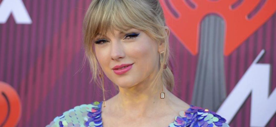 Taylor Swift donó miles de dólares a organización LGBT