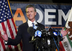 Gobernador de California Gavin Newsom supera referendo revocatorio